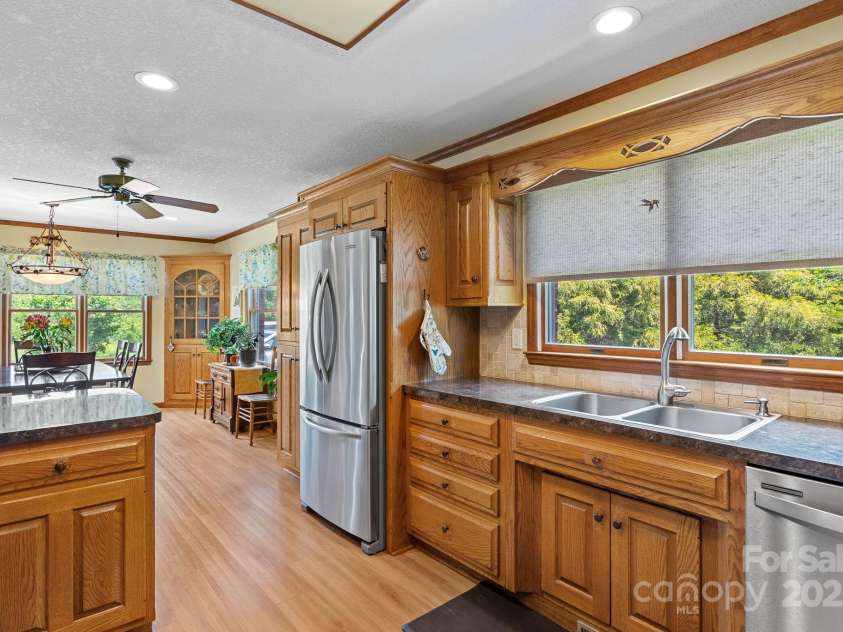 250 Huey Road, Marshall, NC 28753.  MLS# CAR4263005, YatesRealty ID 16962. 