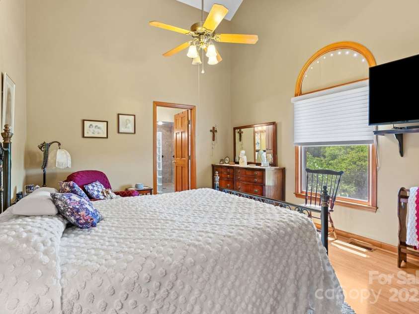 250 Huey Road, Marshall, NC 28753.  MLS# CAR4263005, YatesRealty ID 16962. 