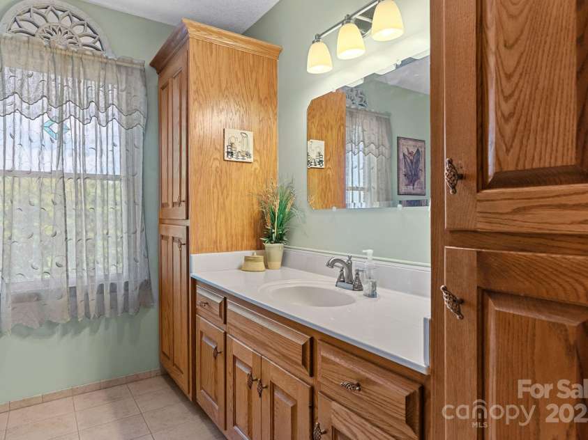 250 Huey Road, Marshall, NC 28753.  MLS# CAR4263005, YatesRealty ID 16962. 