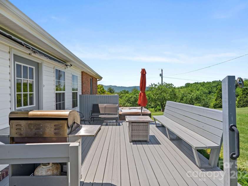 250 Huey Road, Marshall, NC 28753.  MLS# CAR4263005, YatesRealty ID 16962. 