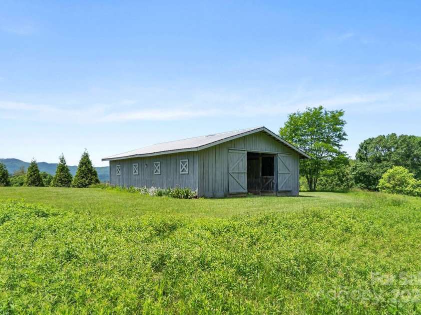 250 Huey Road, Marshall, NC 28753.  MLS# CAR4263005, YatesRealty ID 16962. 