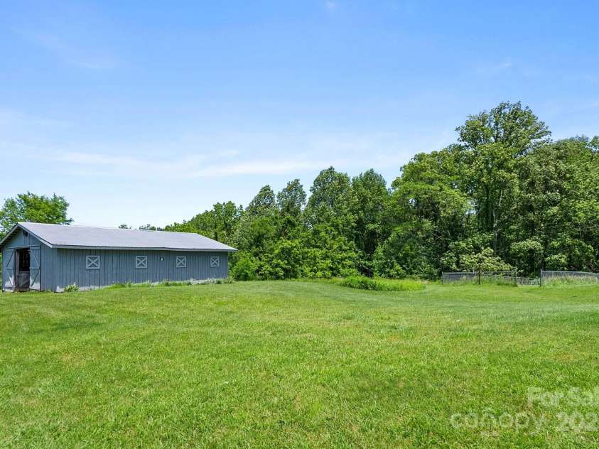 250 Huey Road, Marshall, NC 28753.  MLS# CAR4263005, YatesRealty ID 16962. 
