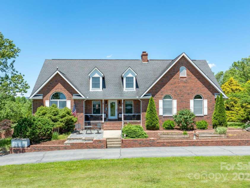 250 Huey Road, Marshall, NC 28753.  MLS# CAR4263005, YatesRealty ID 16962. 