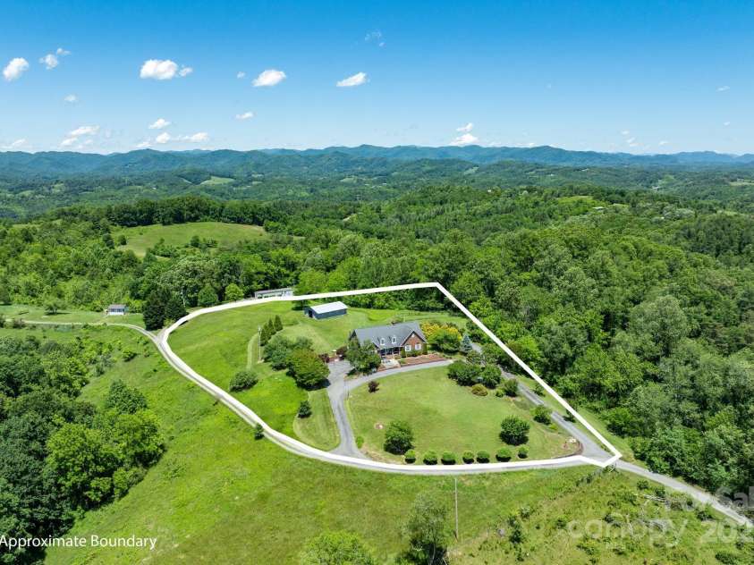 250 Huey Road, Marshall, NC 28753.  MLS# CAR4263005, YatesRealty ID 16962. 