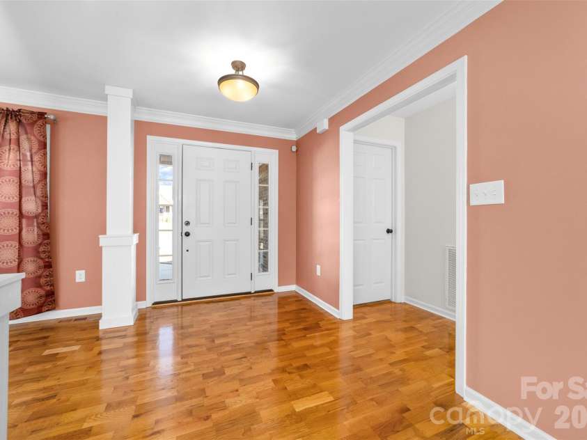 884 Clear Creek Circle, Lincolnton, NC 28092.  MLS# CAR4337596, YatesRealty ID 16963. 