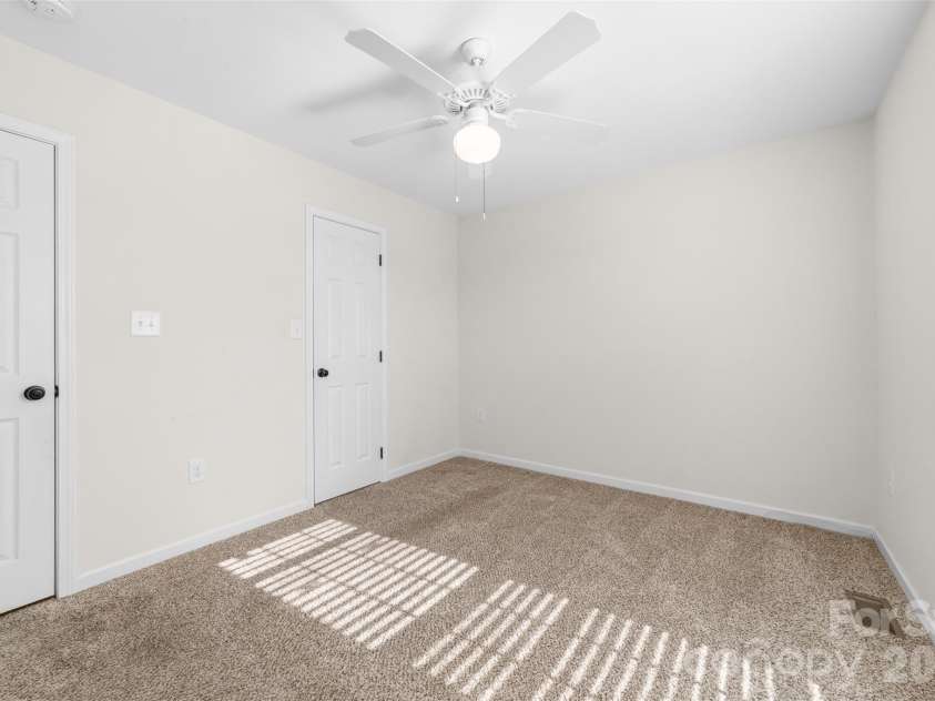 884 Clear Creek Circle, Lincolnton, NC 28092.  MLS# CAR4337596, YatesRealty ID 16963. 