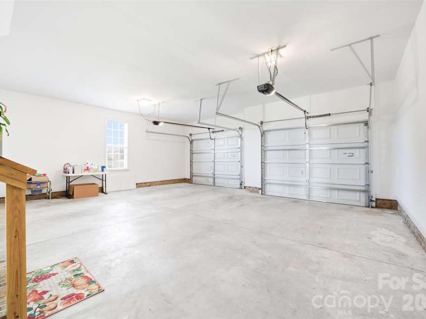 884 Clear Creek Circle, Lincolnton, NC 28092.  MLS# CAR4337596, YatesRealty ID 16963. 