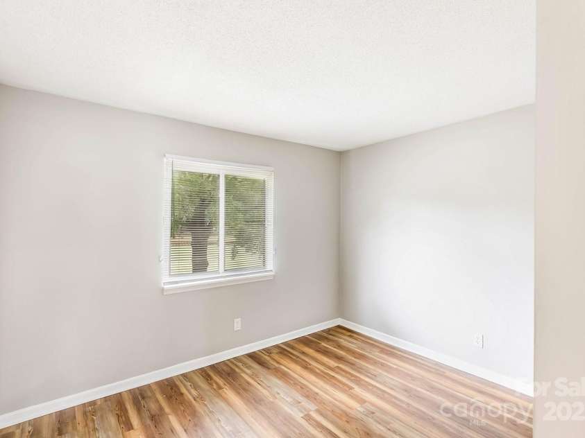 11015 Harrowfield Road, Charlotte, NC 28226.  MLS# CAR4244070, YatesRealty ID 16964. 