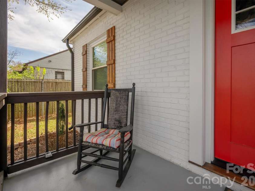 307 Peterson Drive, Charlotte, NC 28217.  MLS# CAR4363768, YatesRealty ID 16964. 