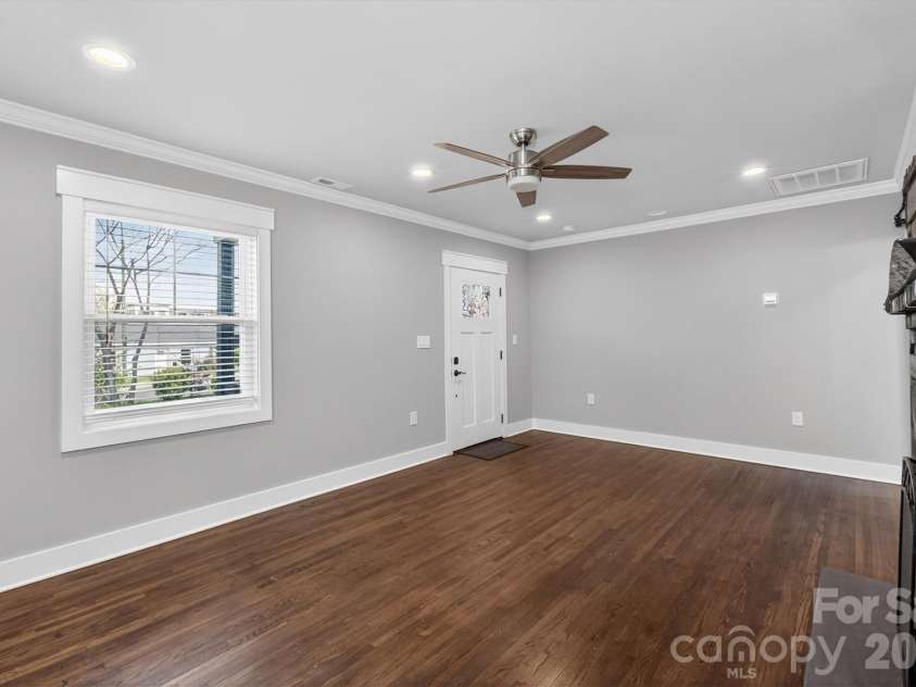 307 Peterson Drive, Charlotte, NC 28217.  MLS# CAR4363768, YatesRealty ID 16964. 