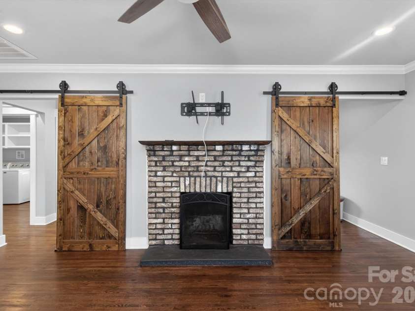307 Peterson Drive, Charlotte, NC 28217.  MLS# CAR4363768, YatesRealty ID 16964. 