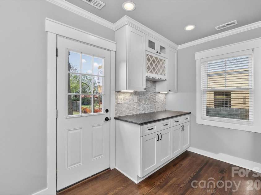 307 Peterson Drive, Charlotte, NC 28217.  MLS# CAR4363768, YatesRealty ID 16964. 