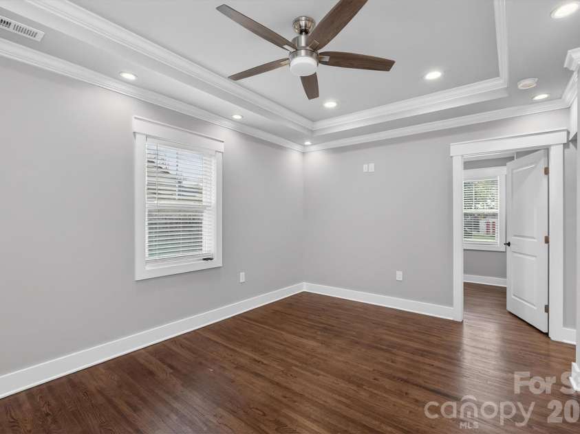 307 Peterson Drive, Charlotte, NC 28217.  MLS# CAR4363768, YatesRealty ID 16964. 