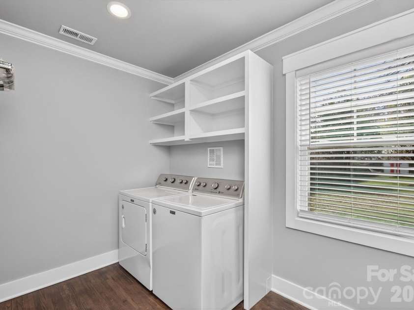 307 Peterson Drive, Charlotte, NC 28217.  MLS# CAR4363768, YatesRealty ID 16964. 