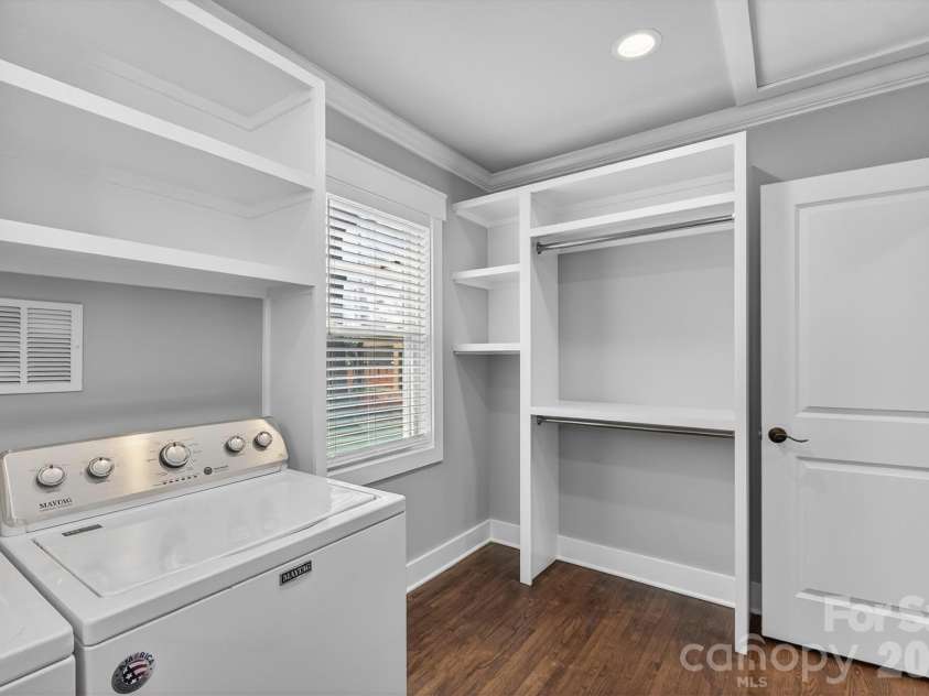 307 Peterson Drive, Charlotte, NC 28217.  MLS# CAR4363768, YatesRealty ID 16964. 