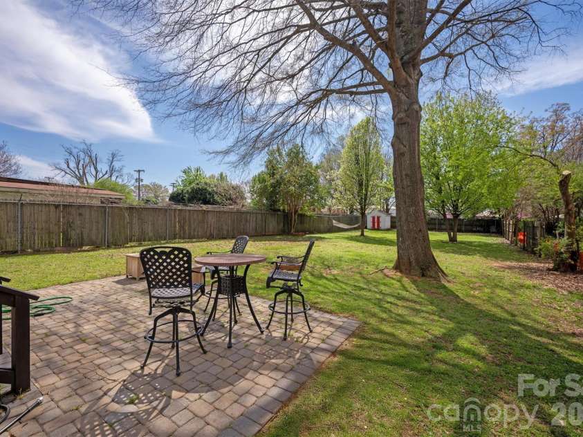 307 Peterson Drive, Charlotte, NC 28217.  MLS# CAR4363768, YatesRealty ID 16964. 