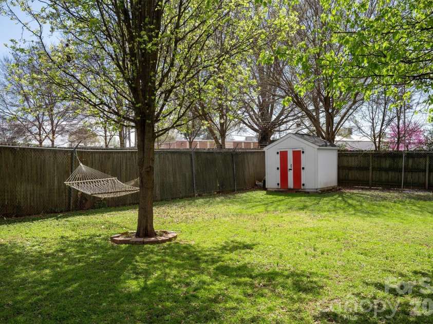 307 Peterson Drive, Charlotte, NC 28217.  MLS# CAR4363768, YatesRealty ID 16964. 