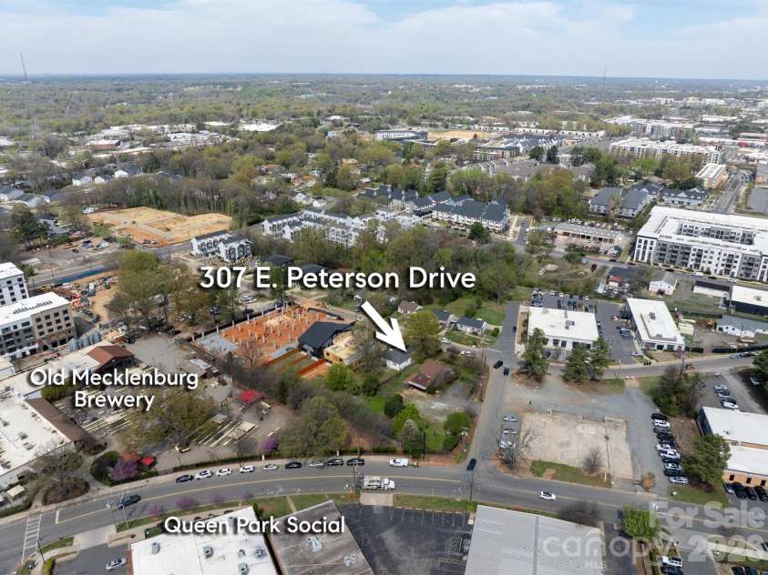 307 Peterson Drive, Charlotte, NC 28217.  MLS# CAR4363768, YatesRealty ID 16964. 