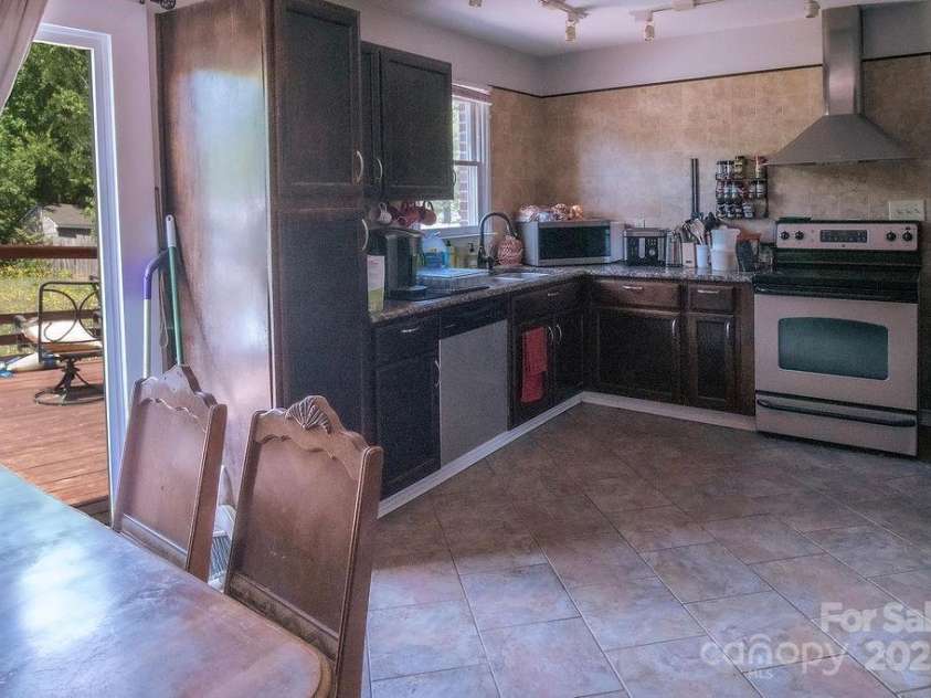 305 Ridge Manor Drive, Raeford Township, NC 28376.  MLS# CAR4256897, YatesRealty ID 16965. 