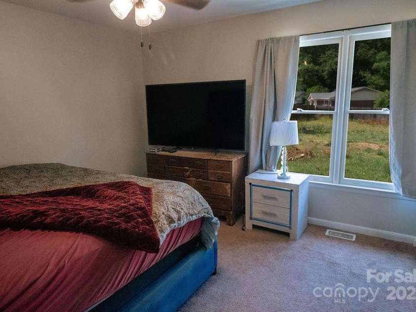 305 Ridge Manor Drive, Raeford Township, NC 28376.  MLS# CAR4256897, YatesRealty ID 16965. 