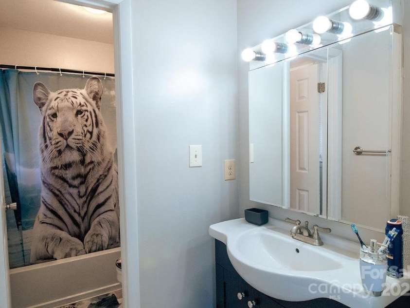 305 Ridge Manor Drive, Raeford Township, NC 28376.  MLS# CAR4256897, YatesRealty ID 16965. 