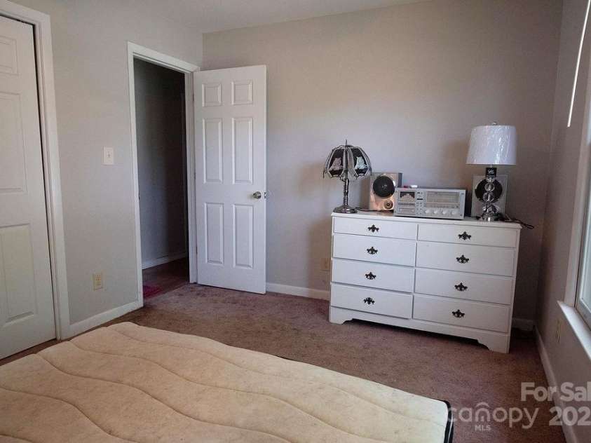 305 Ridge Manor Drive, Raeford Township, NC 28376.  MLS# CAR4256897, YatesRealty ID 16965. 