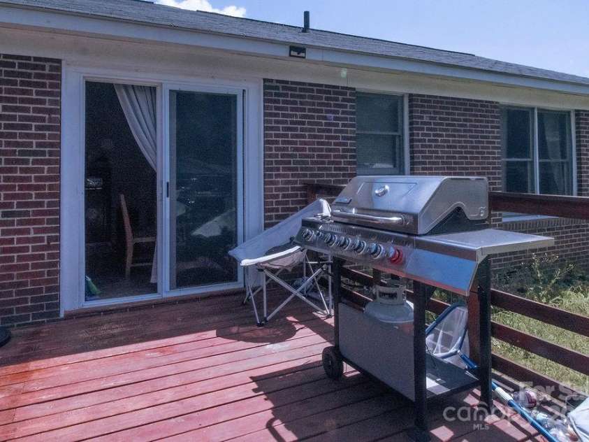 305 Ridge Manor Drive, Raeford Township, NC 28376.  MLS# CAR4256897, YatesRealty ID 16965. 