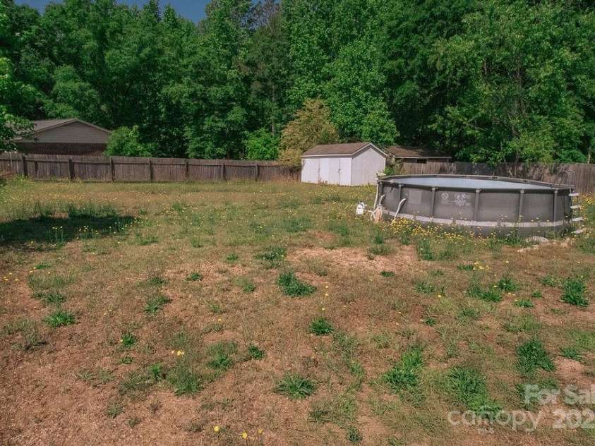 305 Ridge Manor Drive, Raeford Township, NC 28376.  MLS# CAR4256897, YatesRealty ID 16965. 