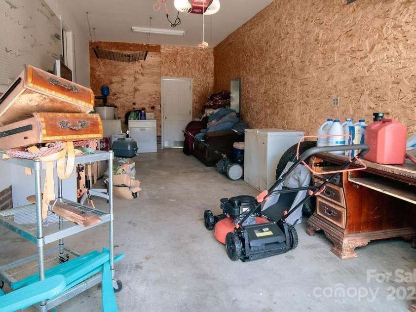 305 Ridge Manor Drive, Raeford Township, NC 28376.  MLS# CAR4256897, YatesRealty ID 16965. 