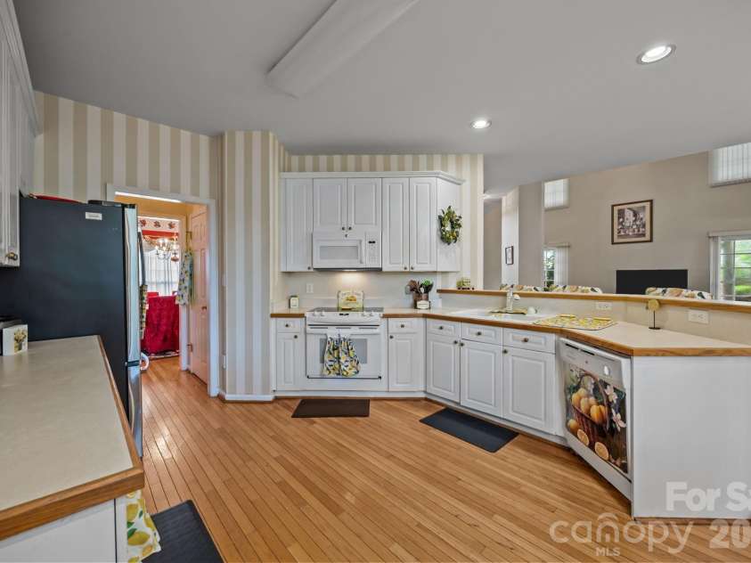 900 Muirfield Drive, Mooresville, NC 28115.  MLS# CAR4340189, YatesRealty ID 16965. 