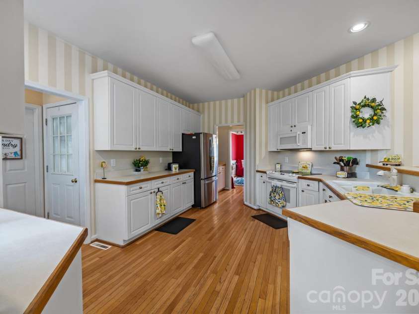 900 Muirfield Drive, Mooresville, NC 28115.  MLS# CAR4340189, YatesRealty ID 16965. 