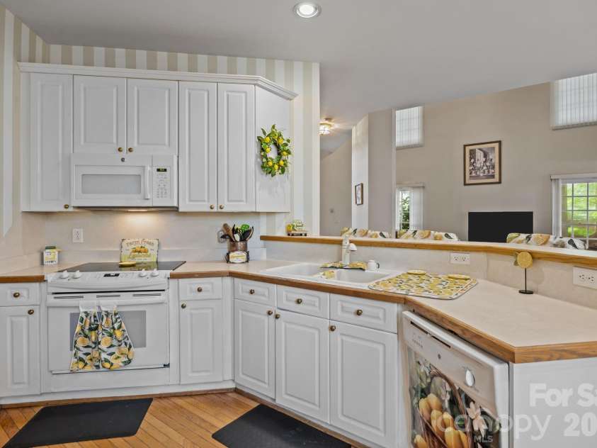 900 Muirfield Drive, Mooresville, NC 28115.  MLS# CAR4340189, YatesRealty ID 16965. 