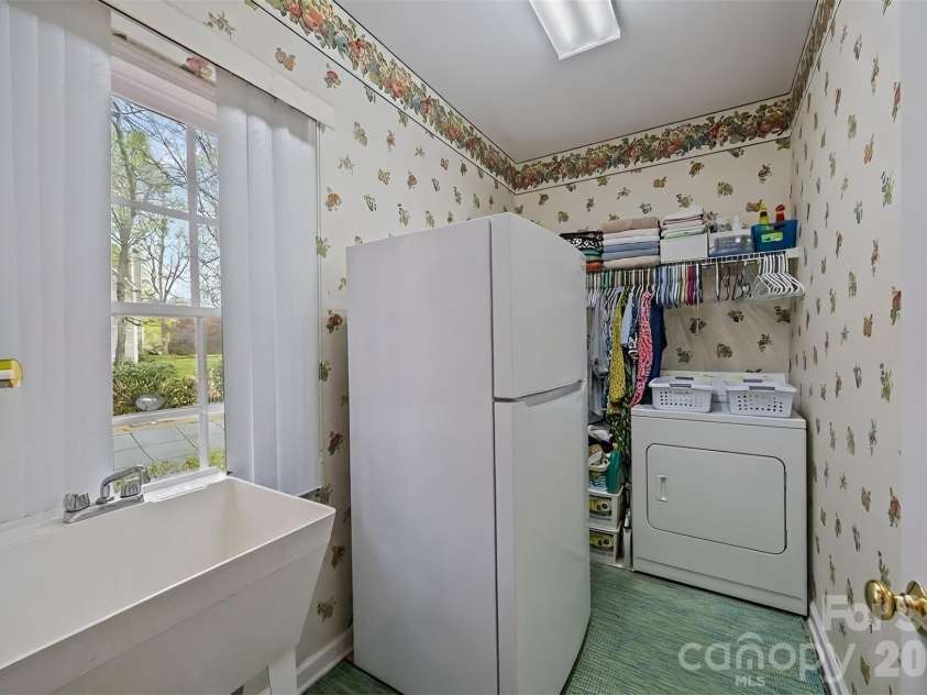 900 Muirfield Drive, Mooresville, NC 28115.  MLS# CAR4340189, YatesRealty ID 16965. 