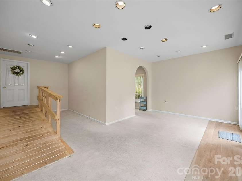 900 Muirfield Drive, Mooresville, NC 28115.  MLS# CAR4340189, YatesRealty ID 16965. 