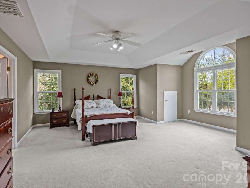900 Muirfield Drive, Mooresville, NC 28115.  MLS# CAR4340189, YatesRealty ID 16965. 