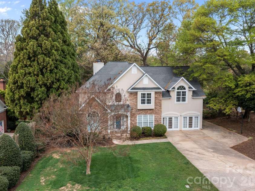 900 Muirfield Drive, Mooresville, NC 28115.  MLS# CAR4340189, YatesRealty ID 16965. 