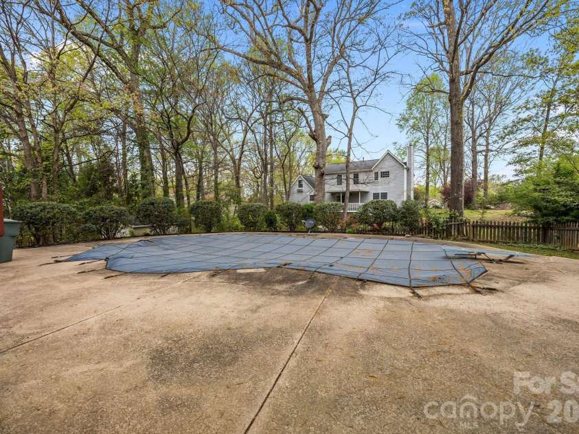 900 Muirfield Drive, Mooresville, NC 28115.  MLS# CAR4340189, YatesRealty ID 16965. 