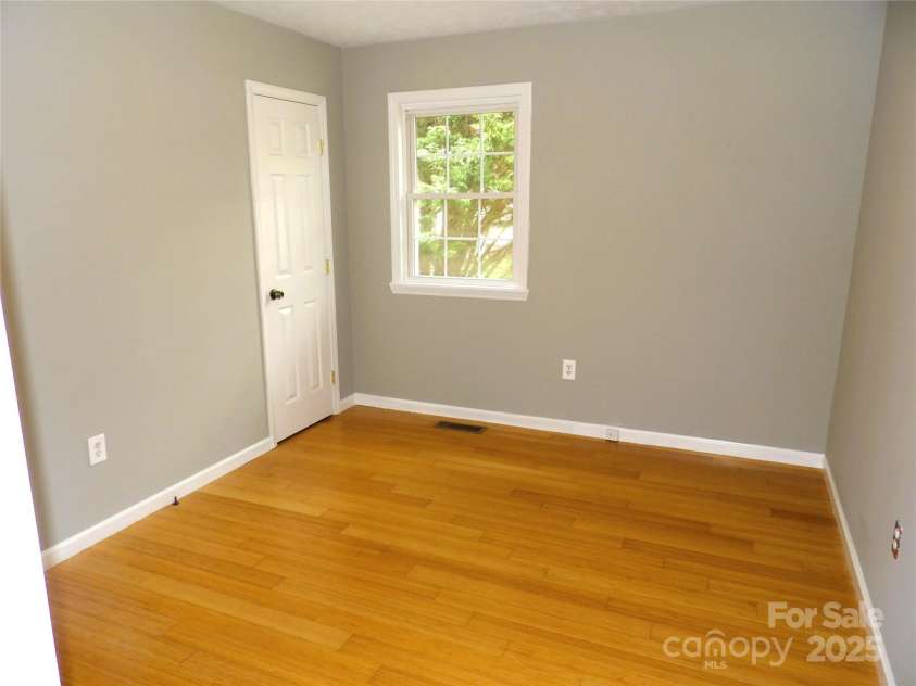 106 Pinetree Drive, Black Mountain, NC 28711.  MLS# CAR4246572, YatesRealty ID 16966. Bedroom #1