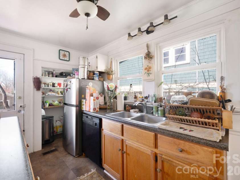 17 & 19 Hubbard Avenue, Asheville, NC 28806.  MLS# CAR4259488, YatesRealty ID 16966. 