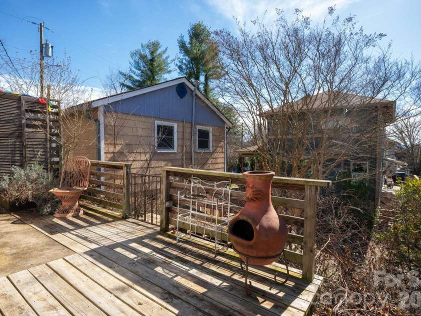 17 & 19 Hubbard Avenue, Asheville, NC 28806.  MLS# CAR4259488, YatesRealty ID 16966. 