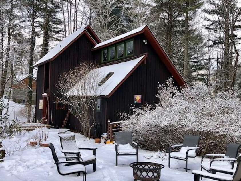 278 Mount View Drive, Burnsville, NC 28714.  MLS# CAR4259285, YatesRealty ID 16967. Winter Snow Photo
