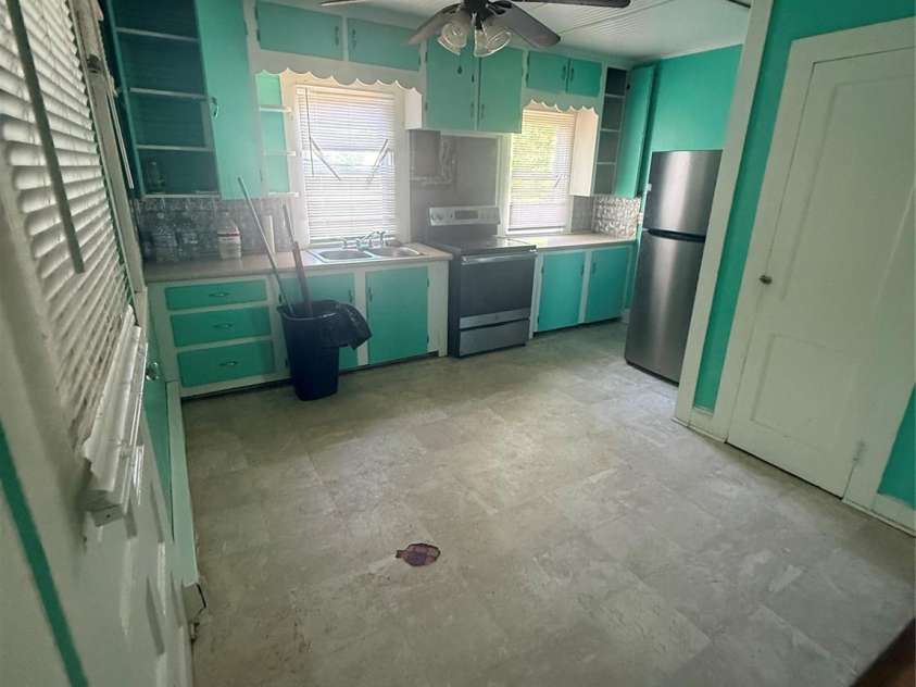 1646 Woodlawn Avenue, Shelby, NC 28150.  MLS# CAR4373899, YatesRealty ID 16968. 
