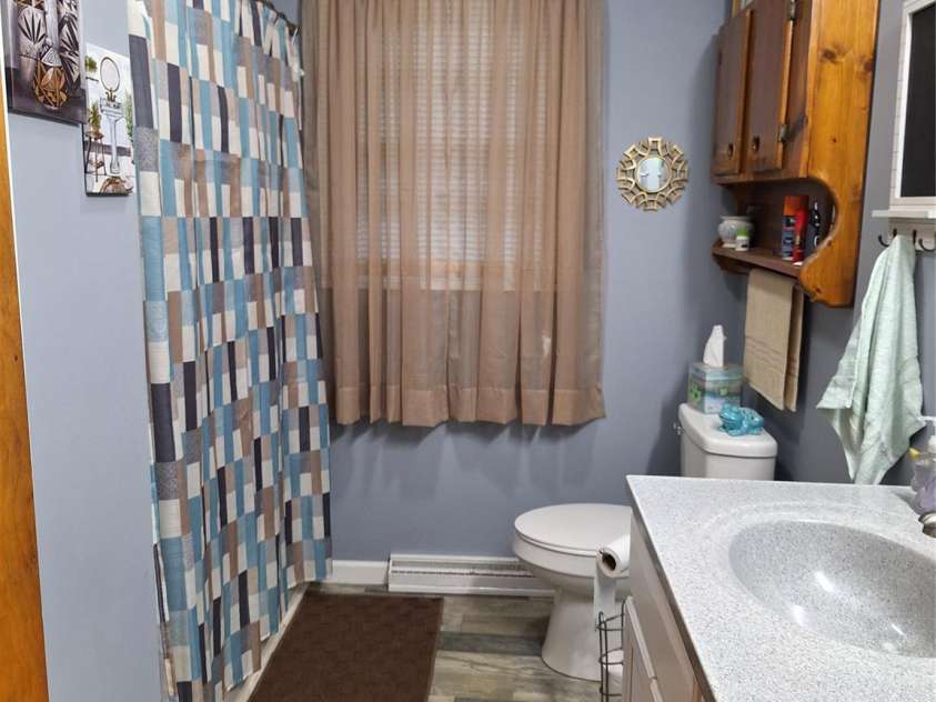 213 Del Vista Drive, Lexington, NC 27292.  MLS# CAR4255435, YatesRealty ID 16968. 