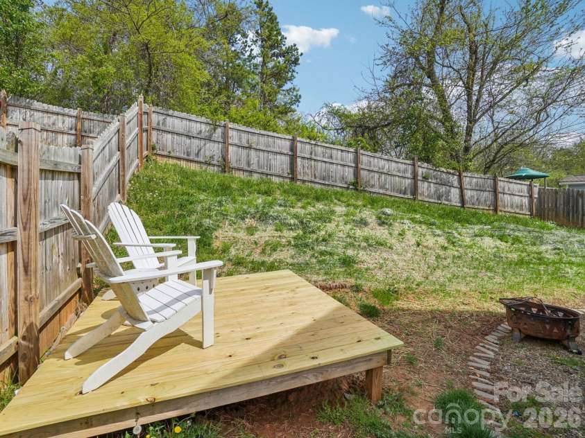 17 Yarrow Meadow Road, Weaverville, NC 28787.  MLS# CAR4363087, YatesRealty ID 16969. Floating deck in backyard