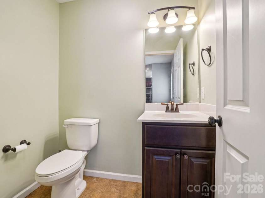 17 Yarrow Meadow Road, Weaverville, NC 28787.  MLS# CAR4363087, YatesRealty ID 16969. Main level half bath