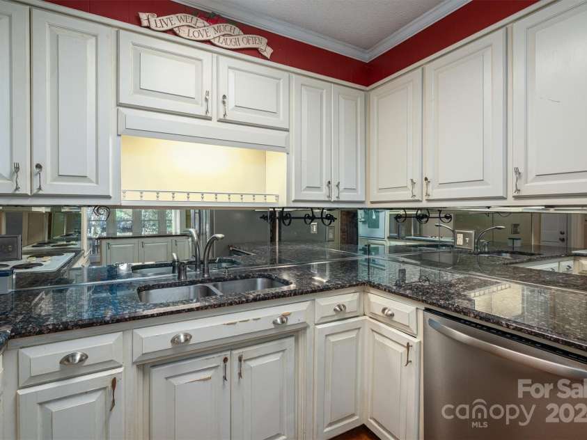 1890 Rhyneland Road, Lincolnton, NC 28092.  MLS# CAR4171942, YatesRealty ID 1697. Kitchen