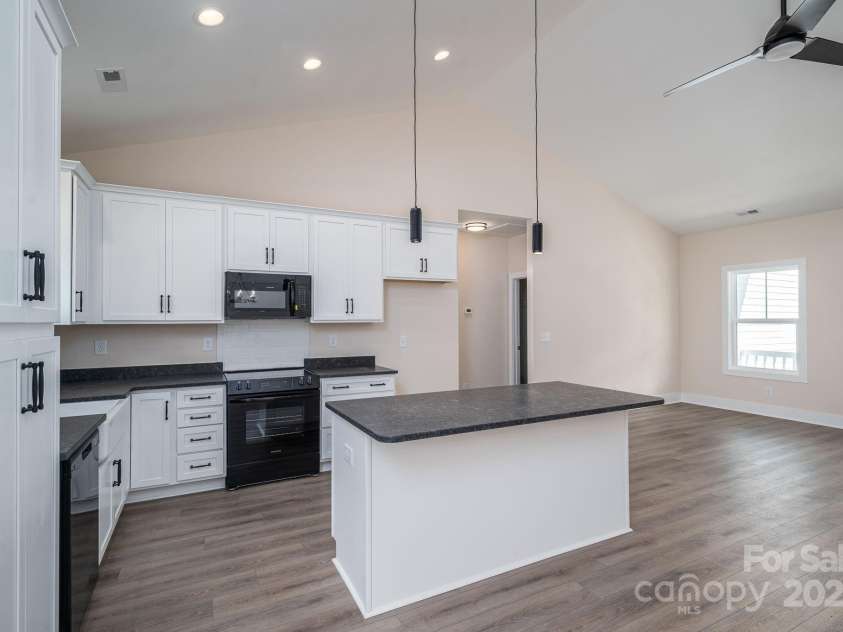 2047 Puetts Chapel Road, Bessemer City, NC 28016.  MLS# CAR4299201, YatesRealty ID 1697. Kitchen 