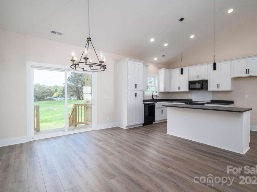 2047 Puetts Chapel Road, Bessemer City, NC 28016.  MLS# CAR4299201, YatesRealty ID 1697. Kitchen 