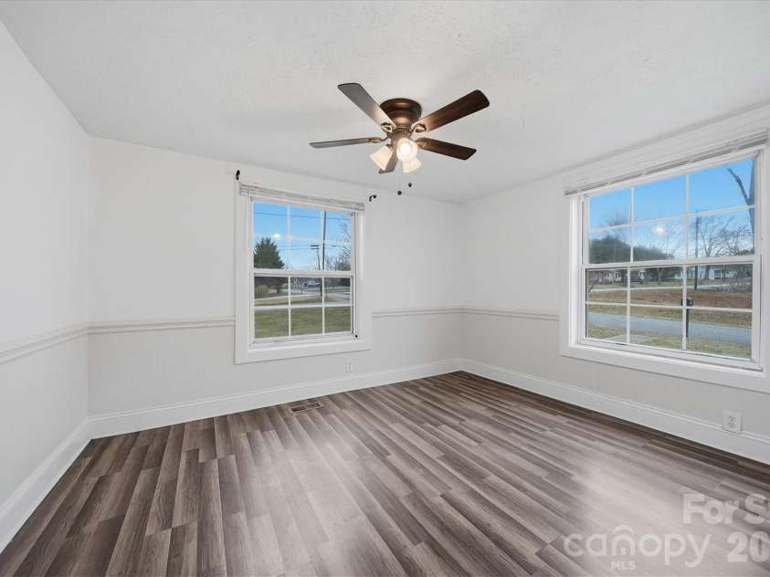 316 23rd Street, Hickory, NC 28601.  MLS# CAR4335639, YatesRealty ID 1697. 