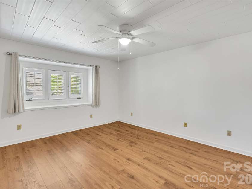 401 Wellington Hills Circle, Salisbury, NC 28147.  MLS# CAR4371552, YatesRealty ID 16970. 